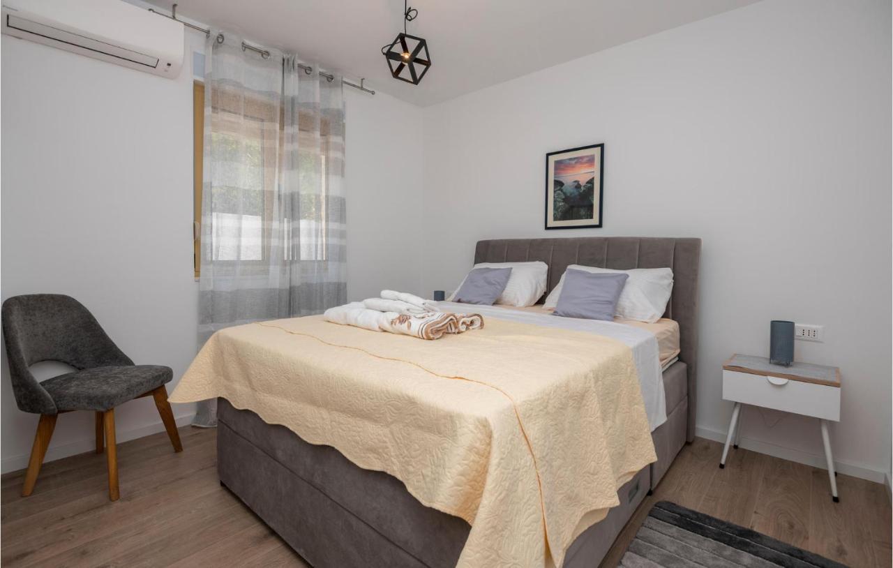 Holiday Home Villetta Belveder Baska Voda Luaran gambar